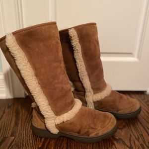 UGG Sunburst Chestnut Size 10